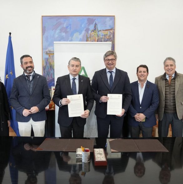 Caminos de Pasión y la Fundación Centro de Estudios Andaluces firman un convenio para desarrollar un estudio sobre la religiosidad popular en Andalucía