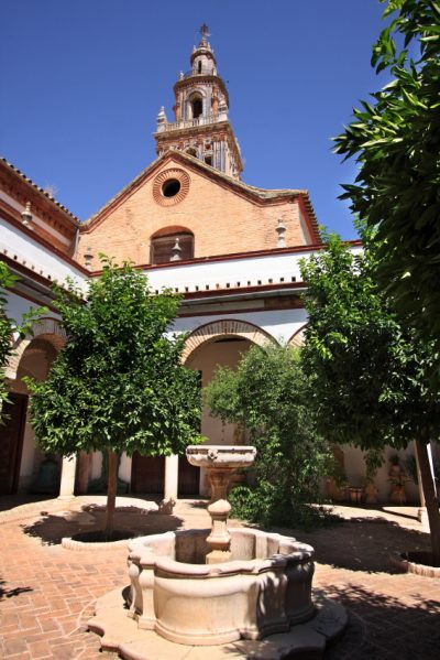 Iglesia de Santa María y Museo Parroquial