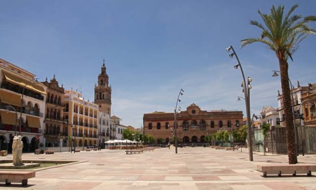 Plaza de España. El Salón